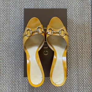 Vitelli Vernice soft yellow Gucci Sandals